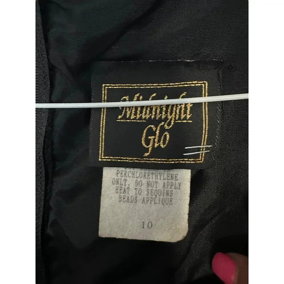 Midnight Women's Black Short Sleeve V-Neck Embroidered Back Zip Dress Size 10 - Picture 4 of 6